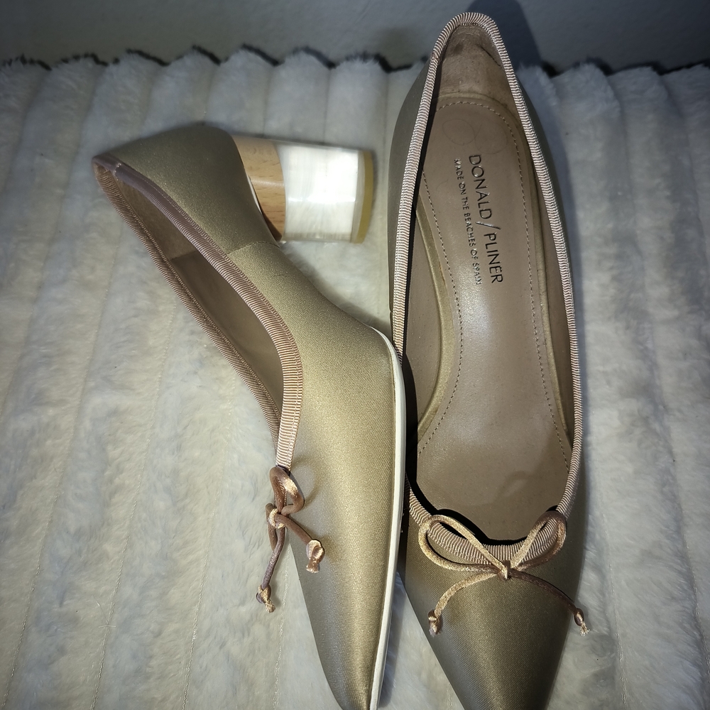Donald J. Pliner Women's Elegant Satin Clear Heels Size 8.5